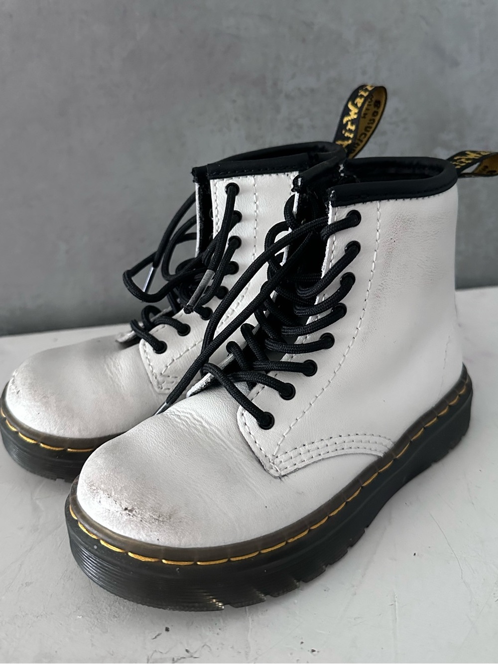 DR. MARTENS WHITE AIR WALK BOOTS SIZE 10